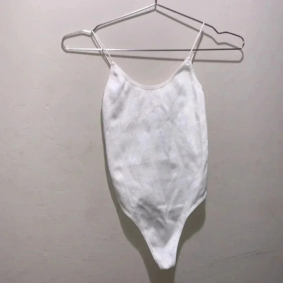 Aritzia Sunday Best Seamless Ribbed Bodysuit Size XS/S - Picture 2 of 6